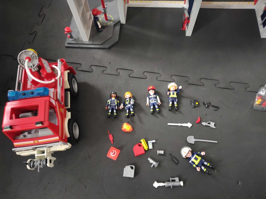 Remiza strażacka Playmobil + wóz