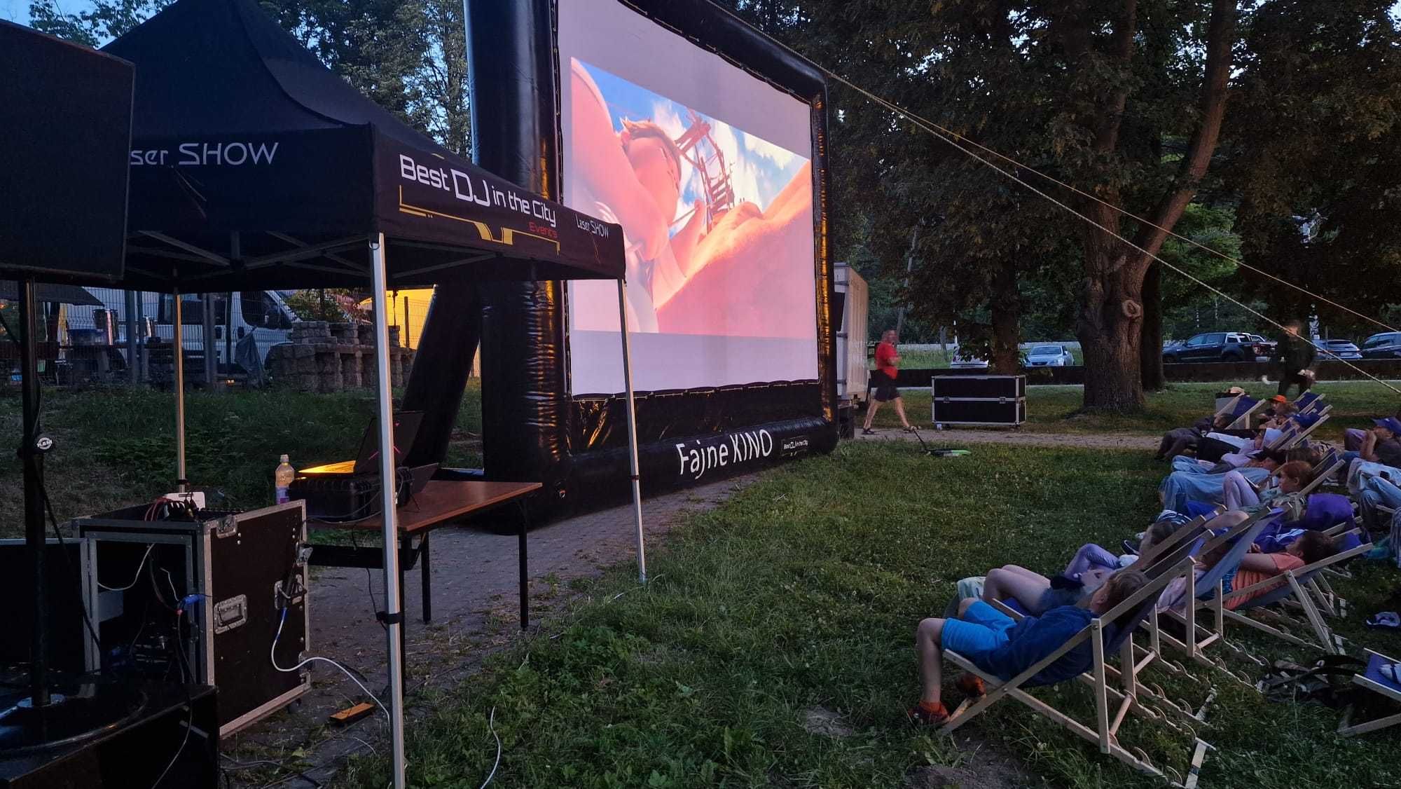 Kino plenerowe , Kino letnie , Kino całoroczne , + 100 leżaków
