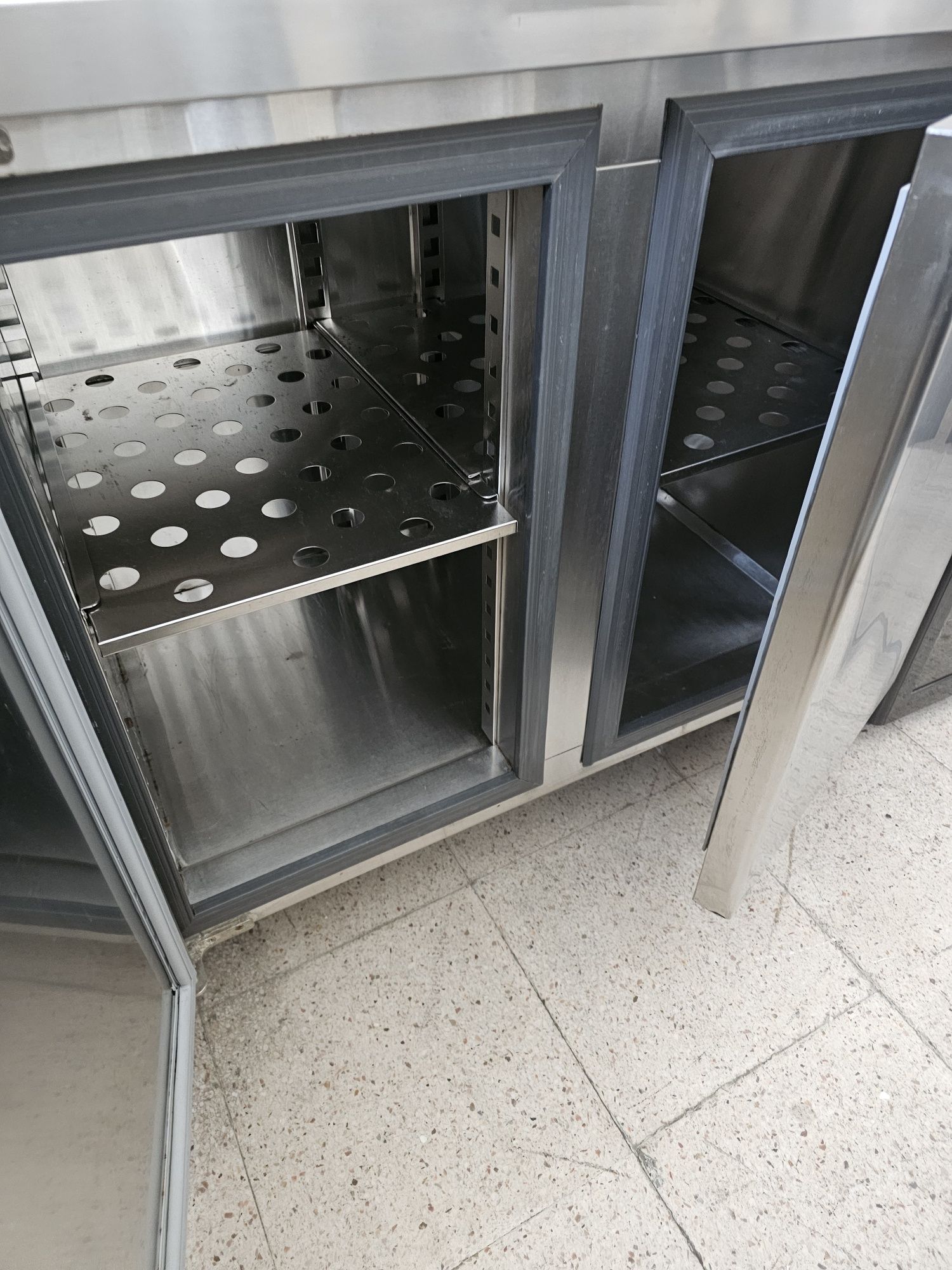 Bancada refrigerada 2 portas