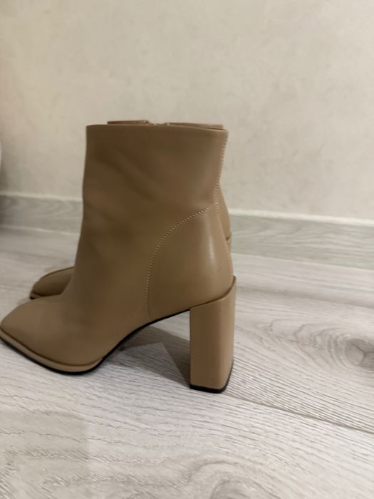 Ботильйони демісезонні Естро