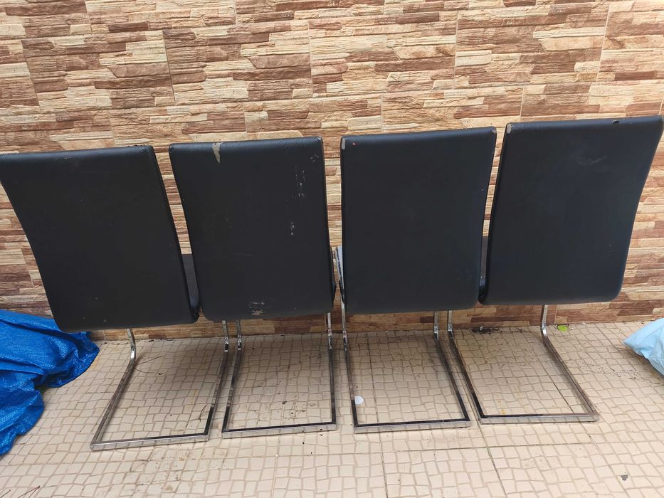 4 cadeiras para restaurar