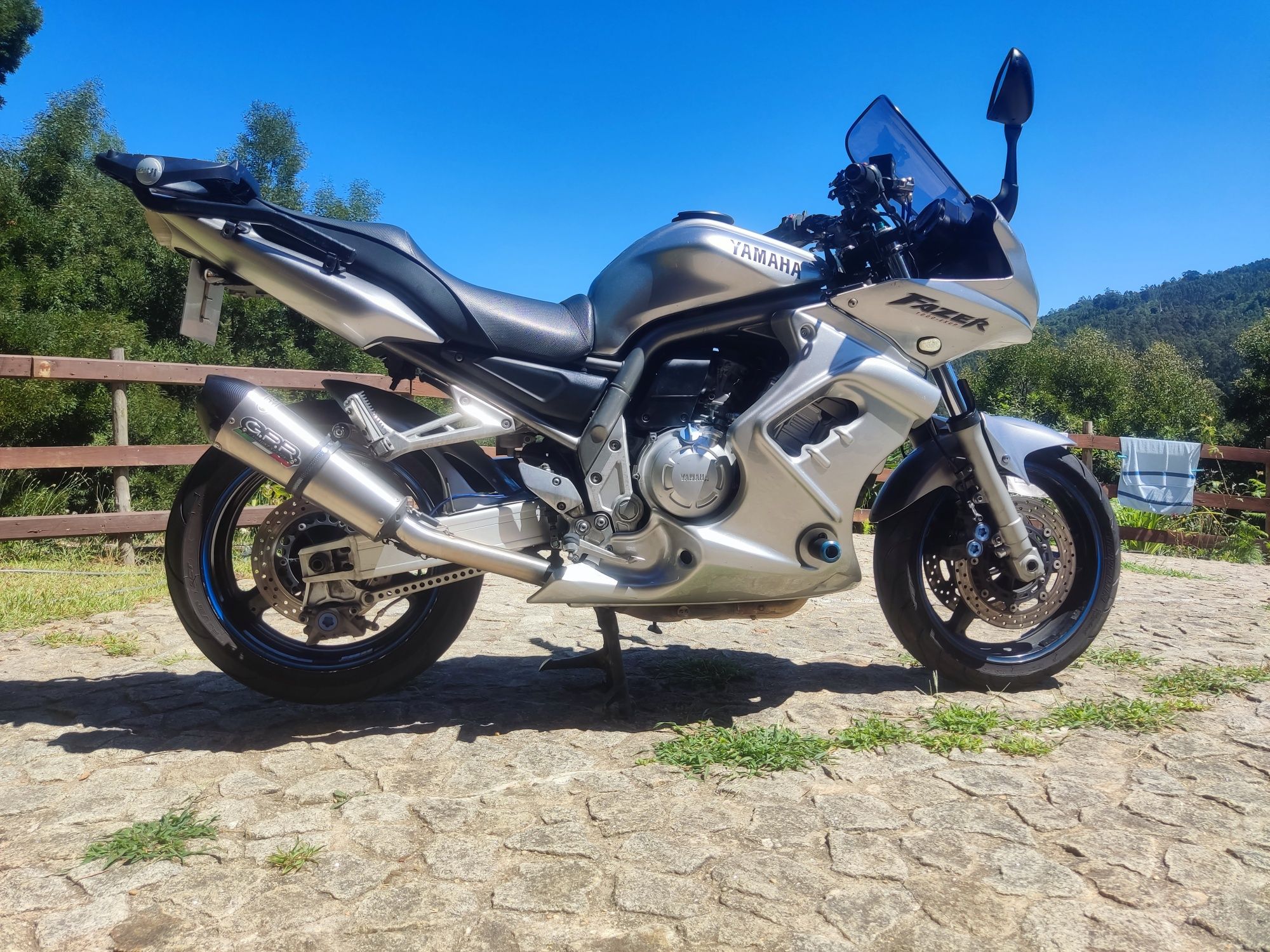 Yamaha fzs 1000 fazer fz1