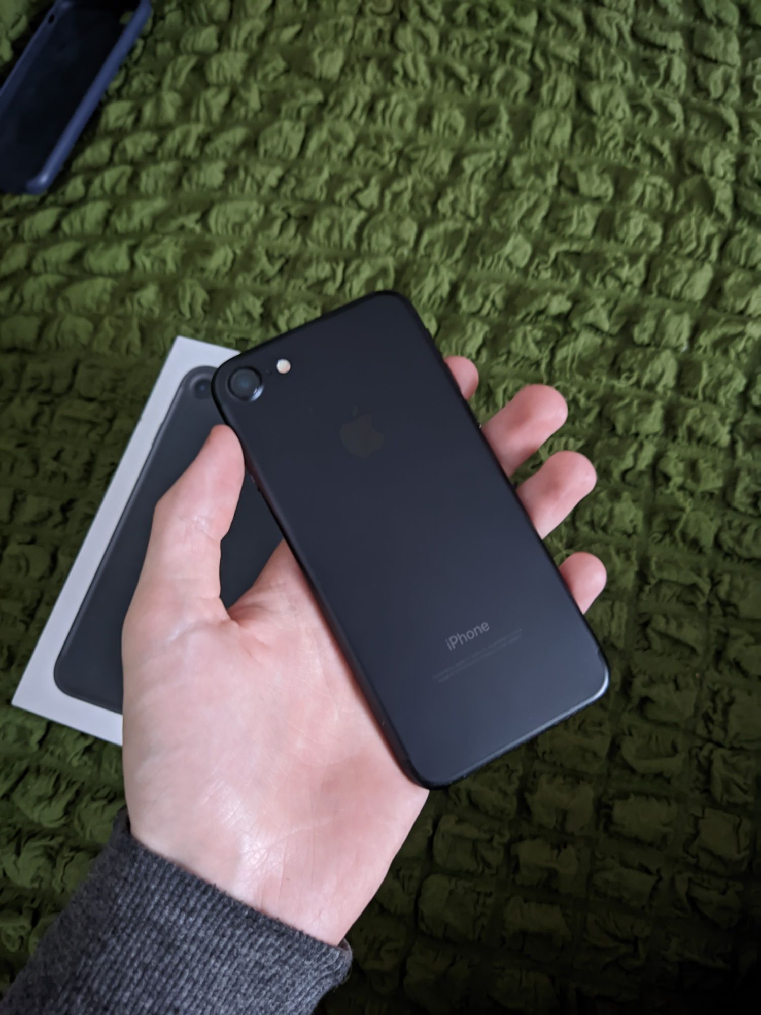 Продам iPhone 7 32 ідеал