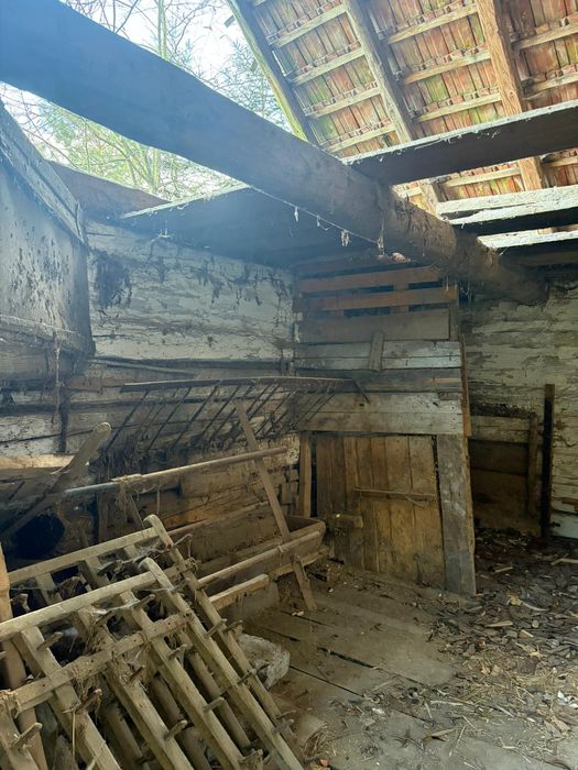 Stajenka z bali do rozbiórki