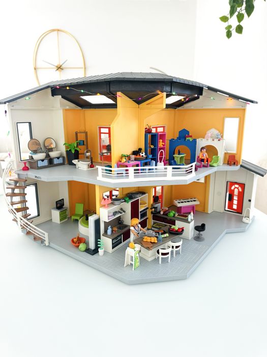 Zestaw Playmobil duży dom 9266, kuchnia 9261 , pokoiki 6556 i 9271