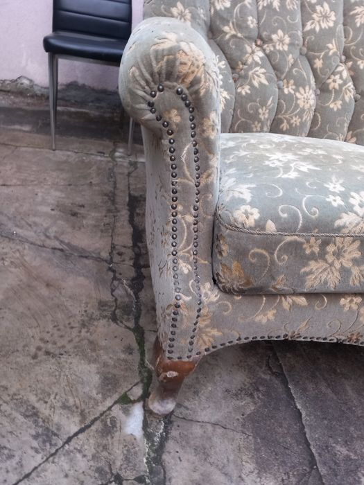 Sofa  tapicerowana typu Ludwik