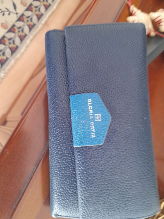 Carteira marca Glória Ortiz