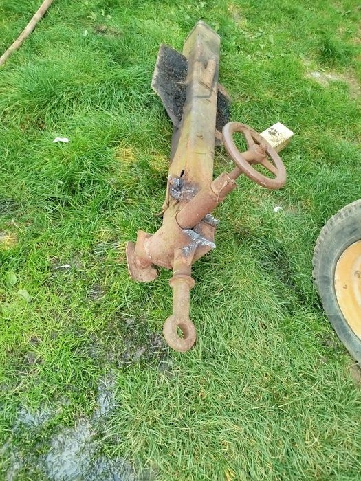 Dyszel przyczepy dwukołowki ucho dyszla