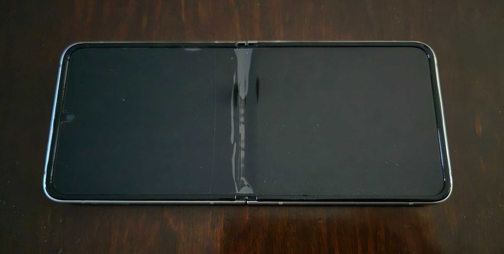 Samsung Galaxy Z Flip3 5G uszkodzony działający
