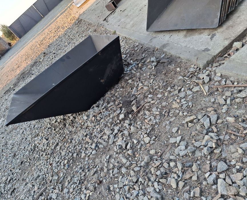 Misa-Kasta do taczki budowlanej-ogrodowej.