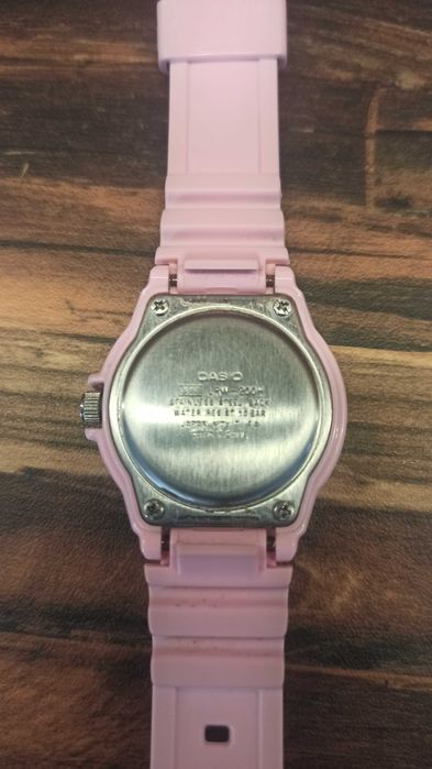 Zegarek dla dziewczywki Casio LRW-200H Różowy