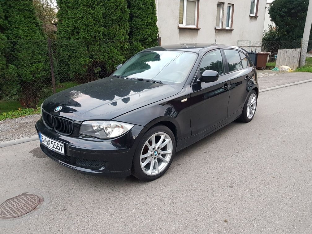 BMW E87 118d lift 2009 rok PDC multifunkcja