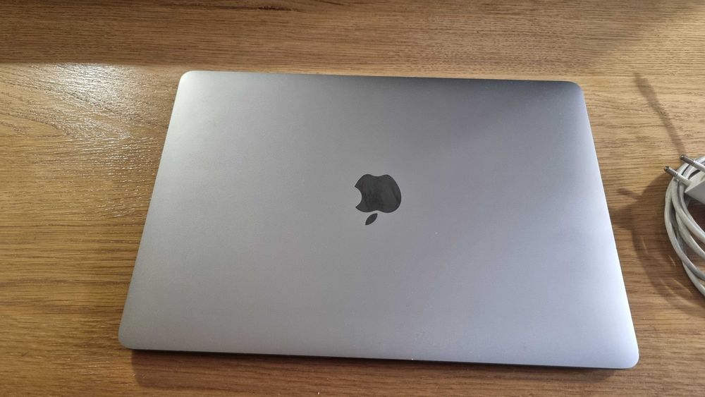 MacBook Air 13" (2020) – i5, 16GB RAM, 512GB SSD como novo!