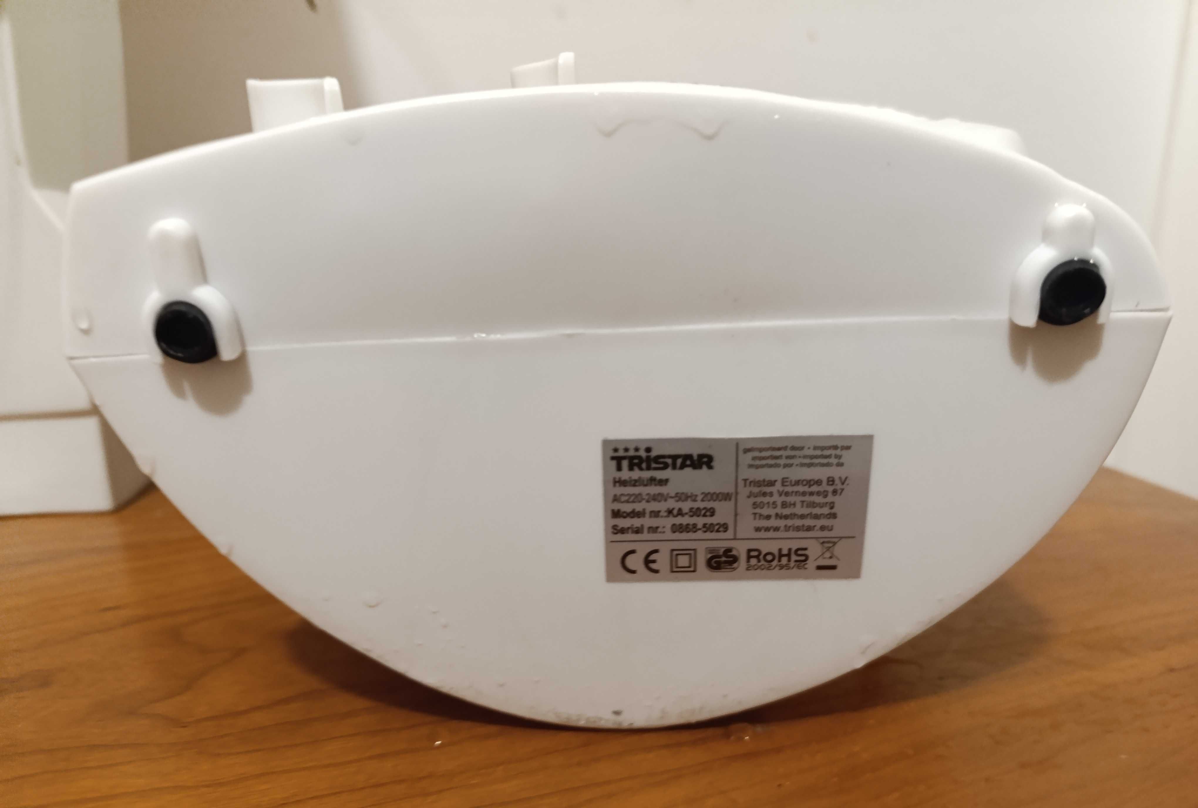 Ventilador 3 configurações: vento frio, morno e quente  Potencia 2000W