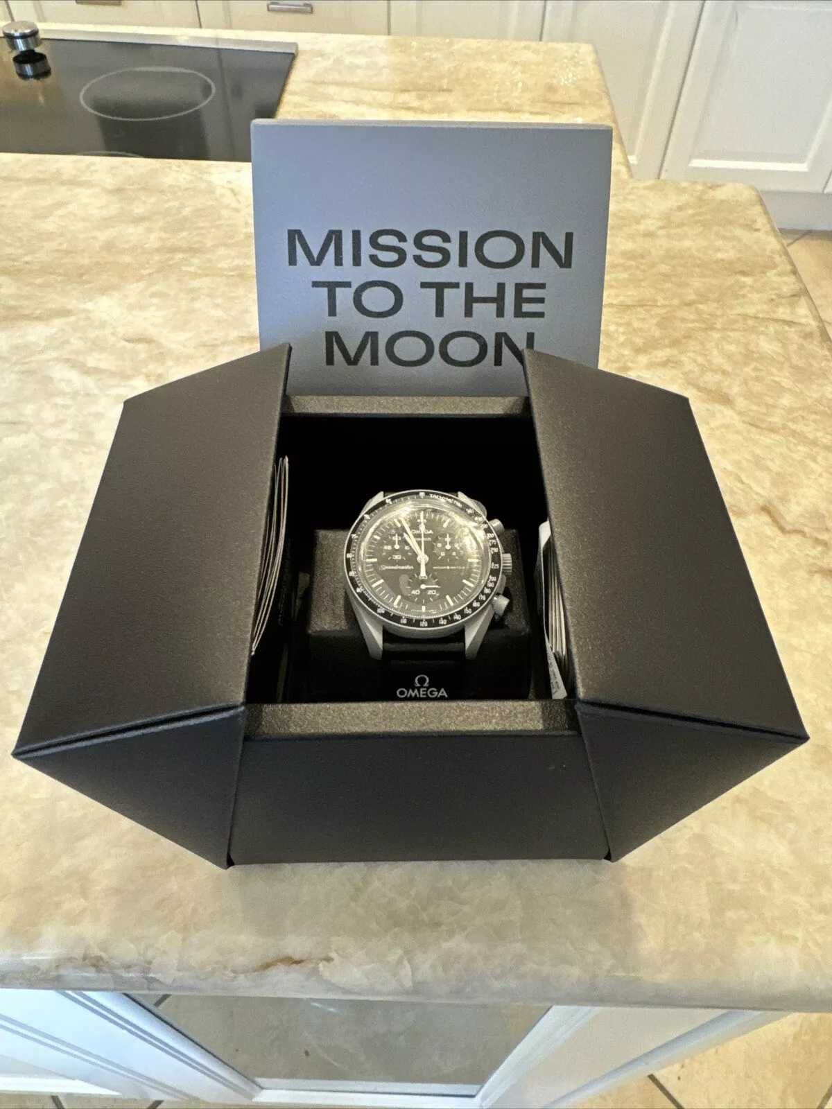 Swatch x Omega Bioceramic Moonswatch Mission to the Moon SO33M100