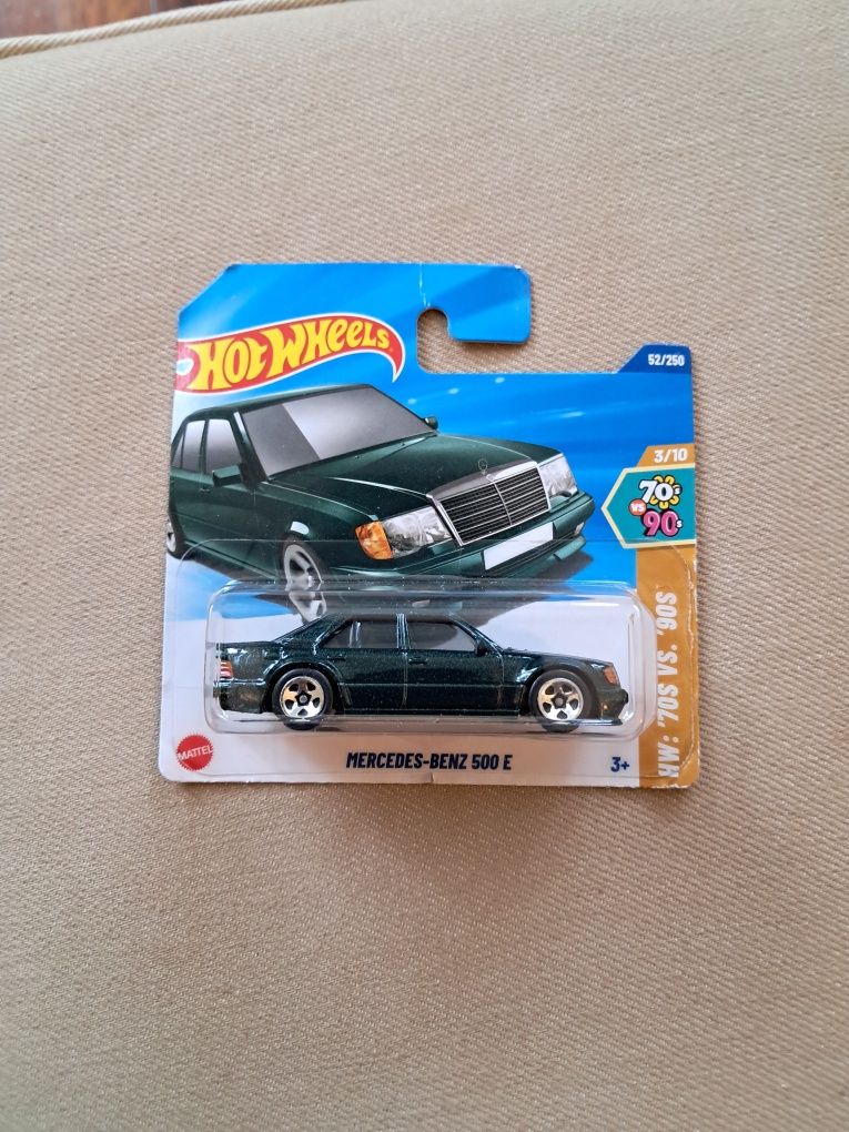Hotwheels Mercedes 500e verde metalizado