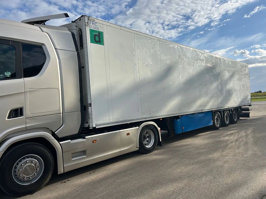 Schmitz Cargobull  Wysokość 2,70m, Carrier Vector 1950