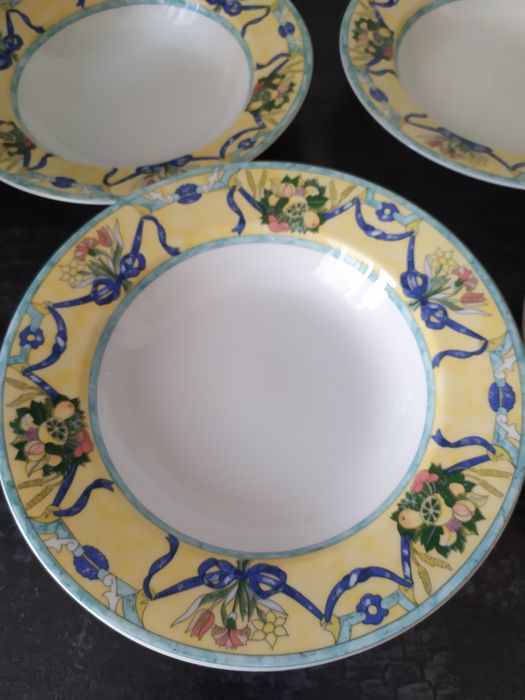Продаются суповые тарелки  ф-мы Willeroy&Boch Германия.