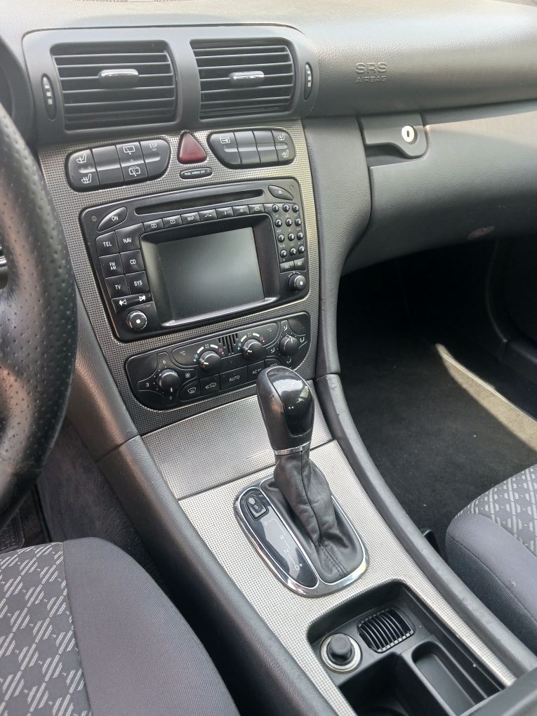 Mercedes Benz 220 CDI