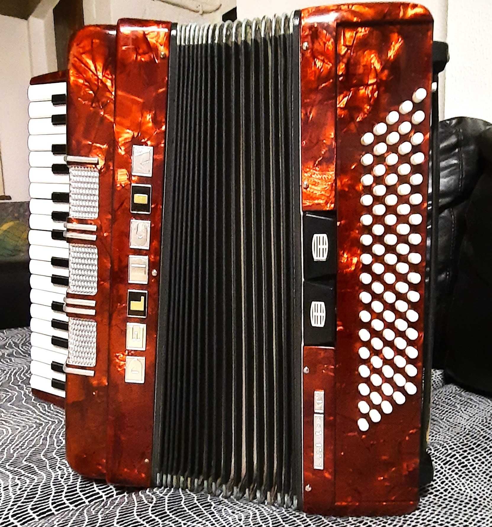 Acordeon teclas, Delicia Arnaldo