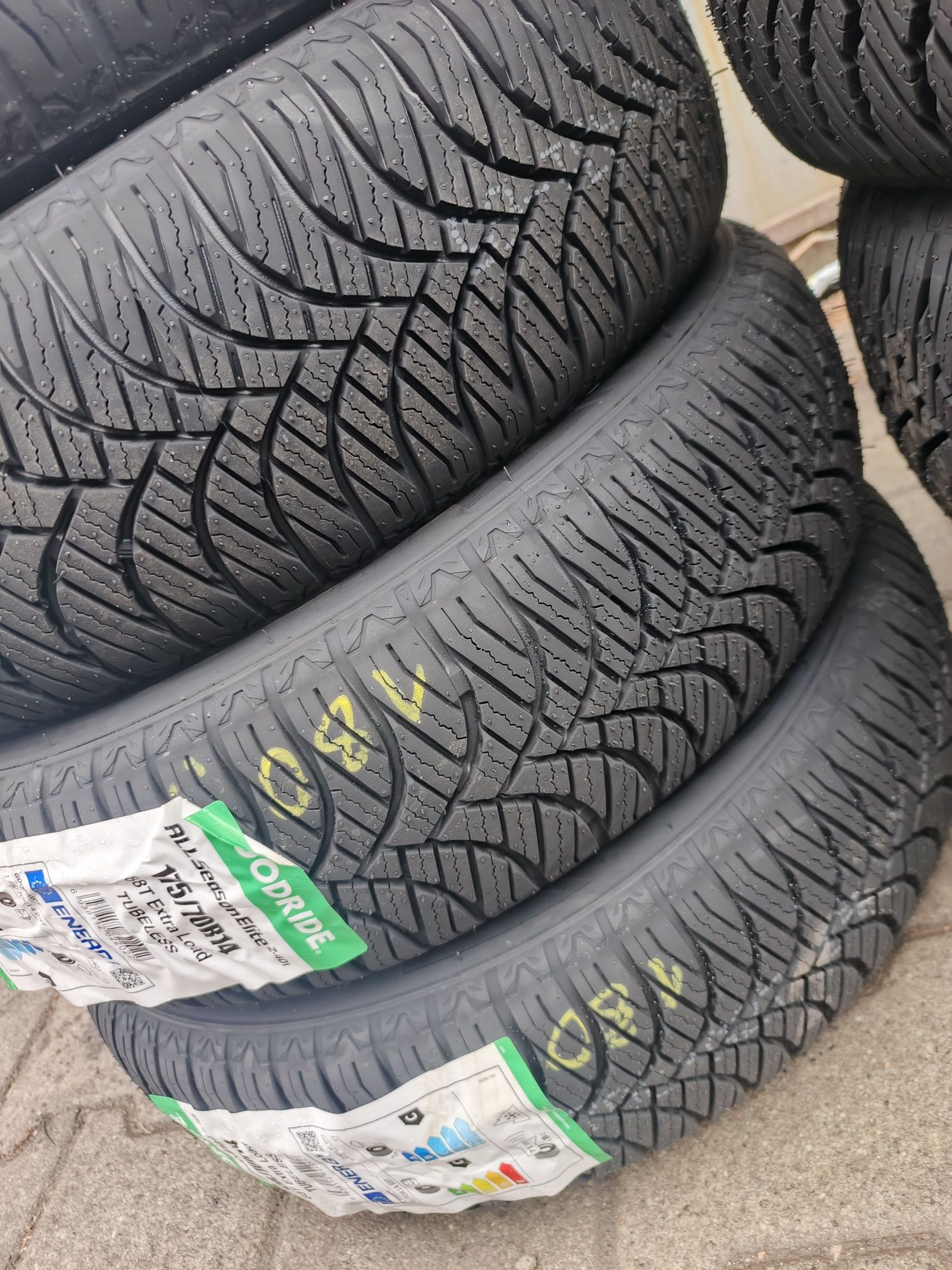 Nowe opony wielosezonowe 175/70/14 Goodride 2025r