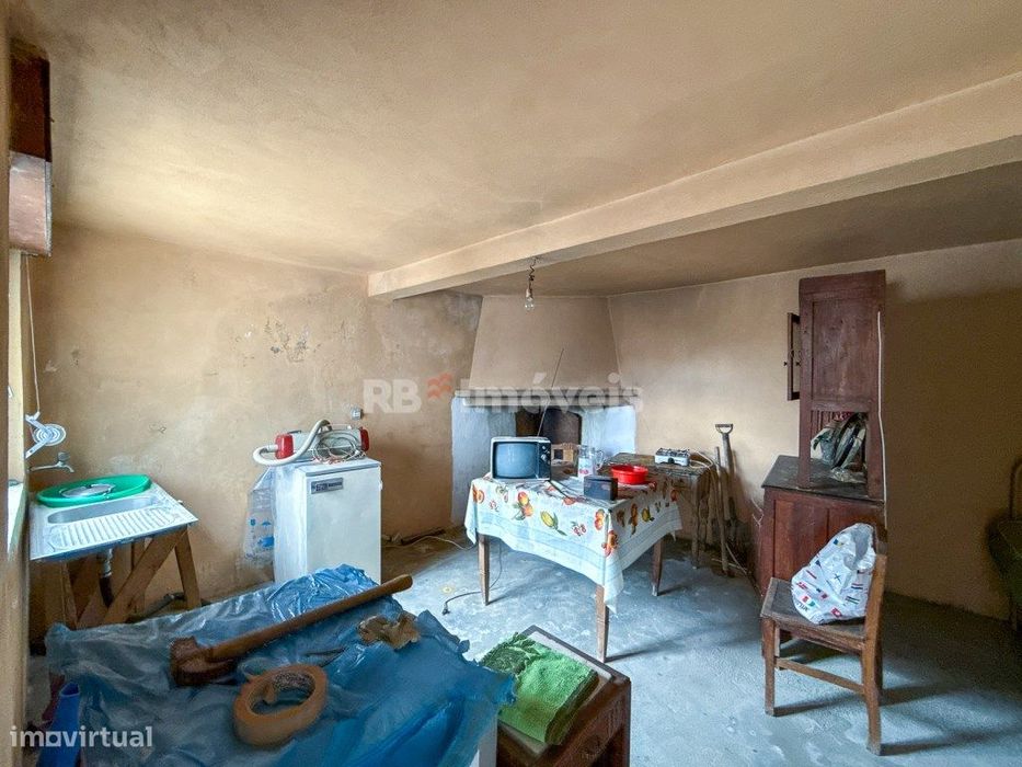 Moradia T2 c/ terreno - Galegos, Tomar