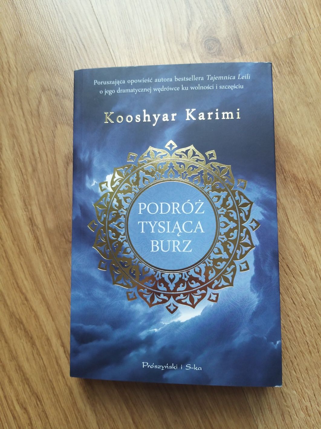 Podróż tysiąca burz
Bestseller książka Karimi Kooshyar