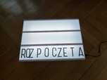 Lightbox świecąca tablica z literkami