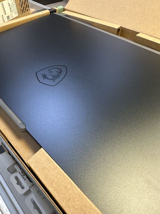 Nowy laptop gamingowy MSI Cyborg I7 13g. 1TB RTX4050 sklep Centrum Gsm