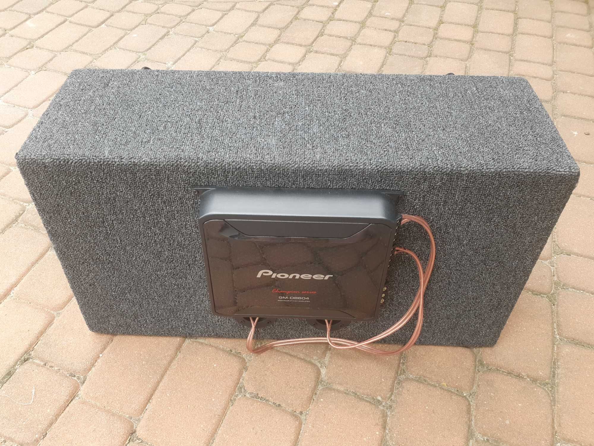 Subwoofer samochodowy 2x250W