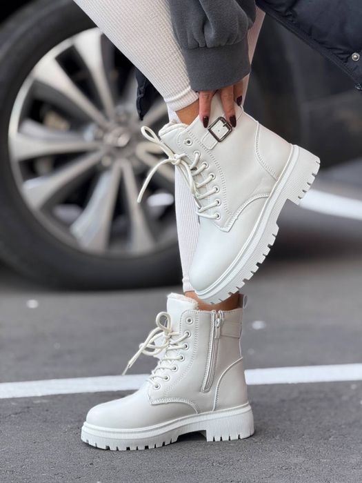 Топ продажів жіночі черевики стильні та зручні чорні та білі 1000 грн