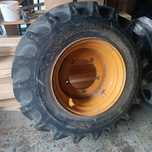 Nowa opona z felgą do ładowarki JCB 535-125