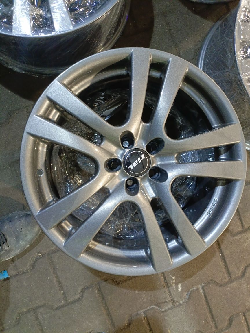 Felgi aluminiowe 8jx18 et35 5x100 audi skoda seat VW Toyota Lexus