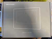 7" IP відеодомофон Hikvision DS-KH6320-TE1