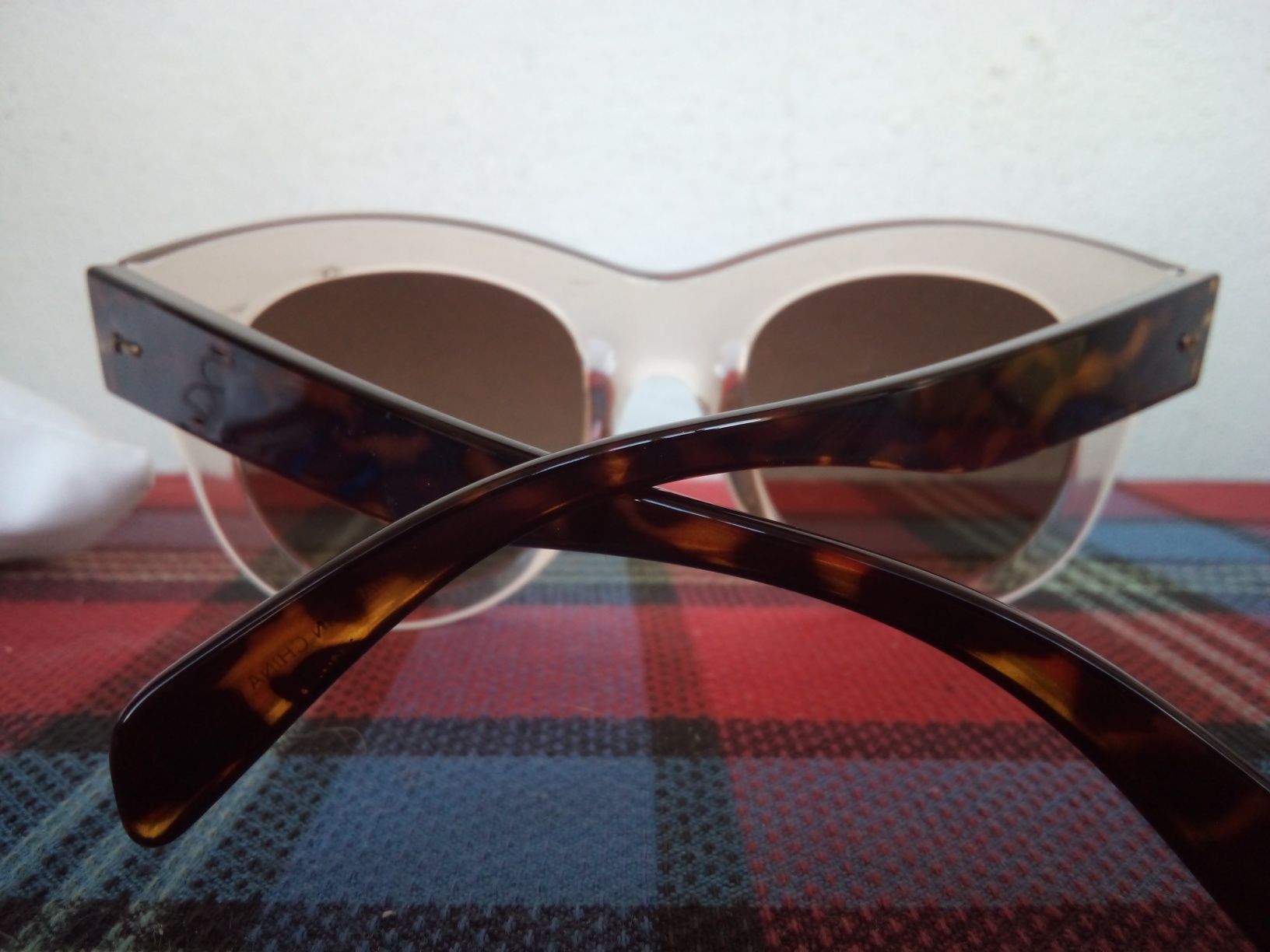 Oculos de Sol Dot Dash