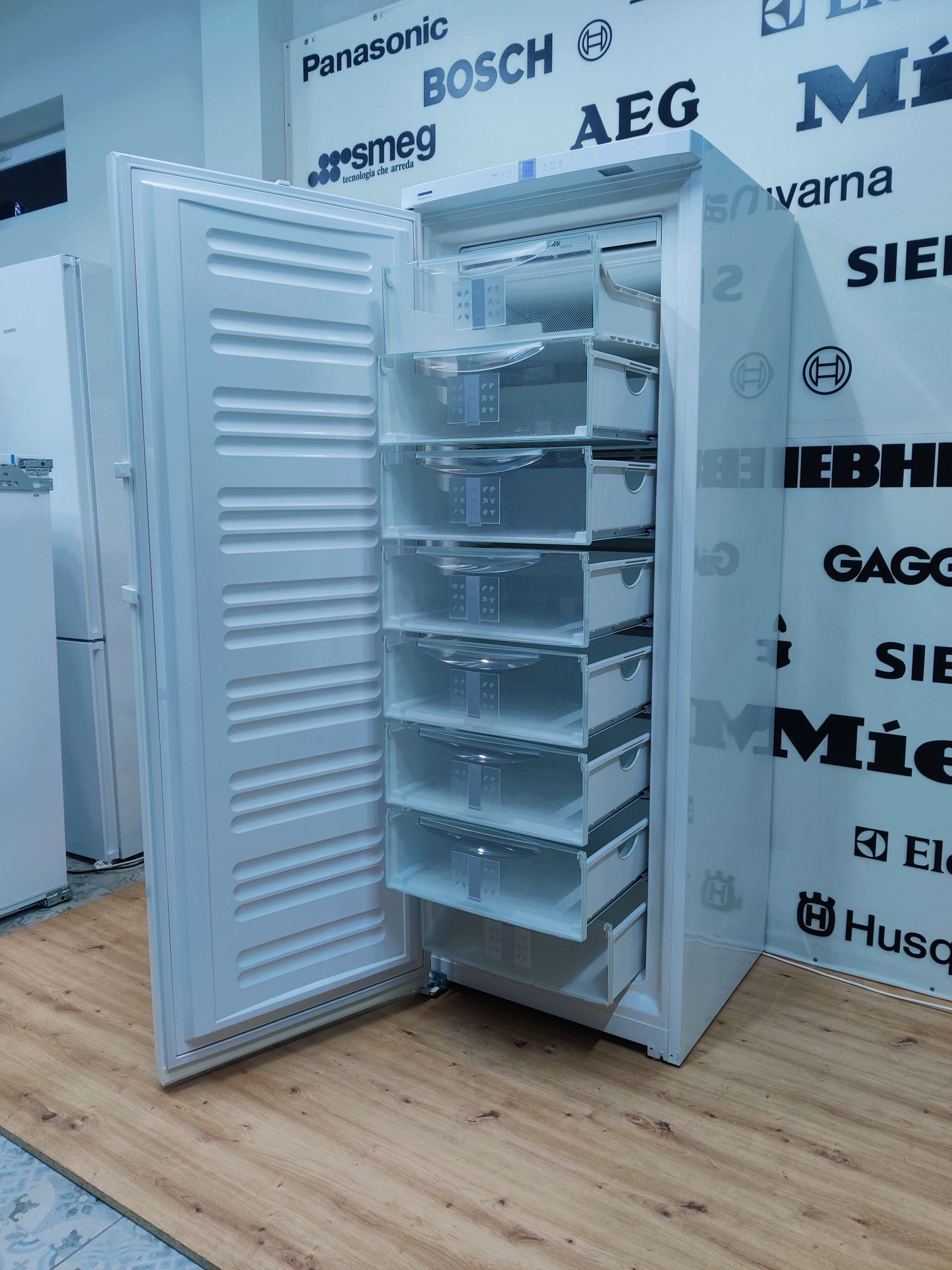 LIEBHERR™ Гігант. 2 м. Величезна морозильна камера. GERMANY.400 л.