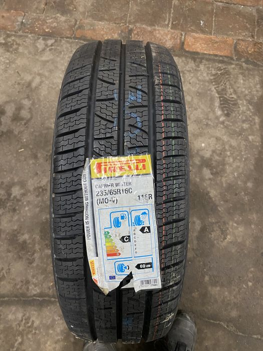 Jedna Nowa Opona 235/65R16C 118/116R 10PR Pirelli Carrier Winter