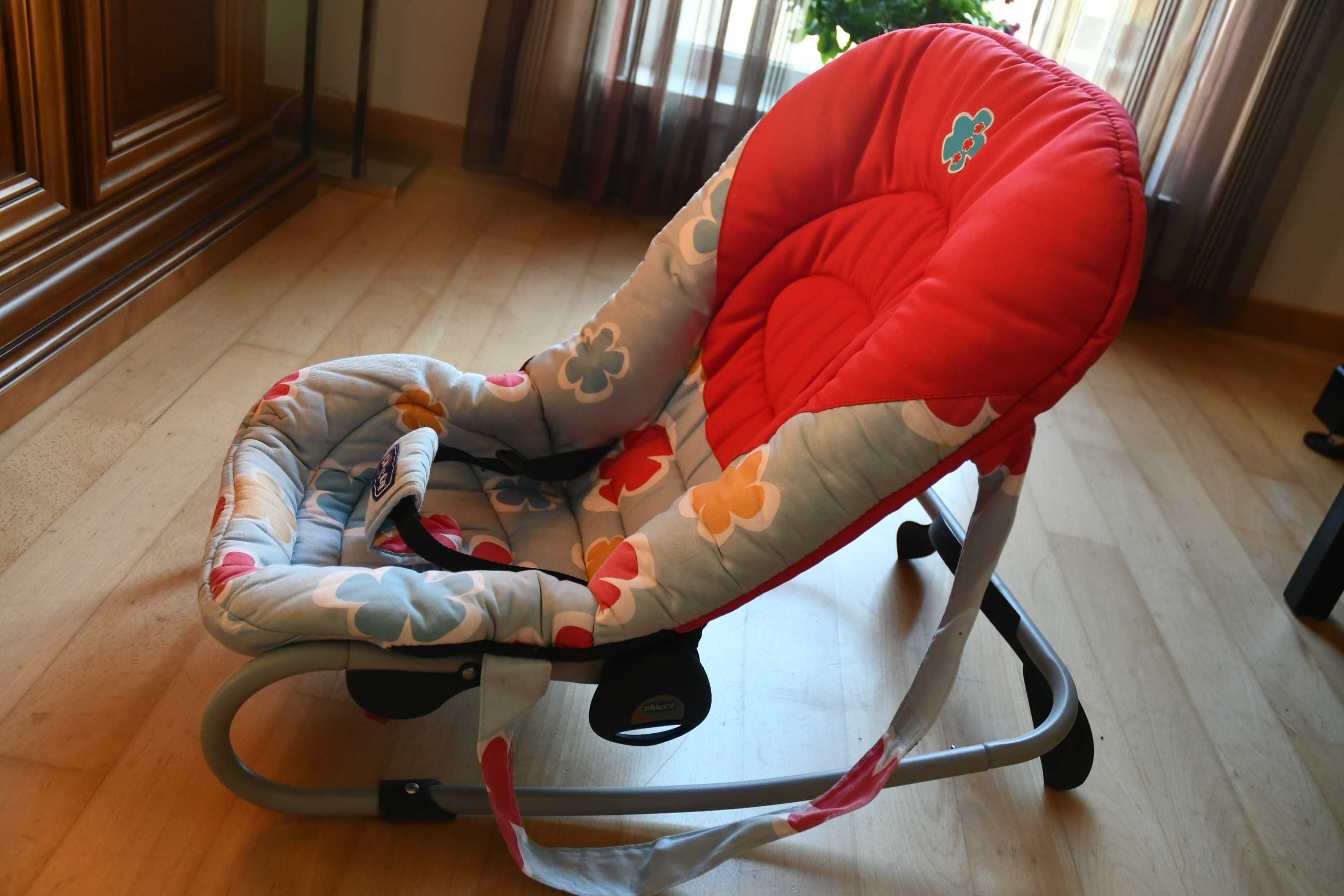 Cadeira relax/ Espreguiçadeira para bebé - Chicco