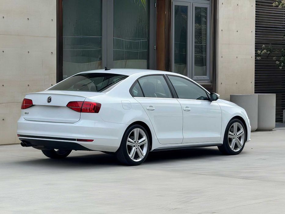 Volkswagen Jetta GLI      2015