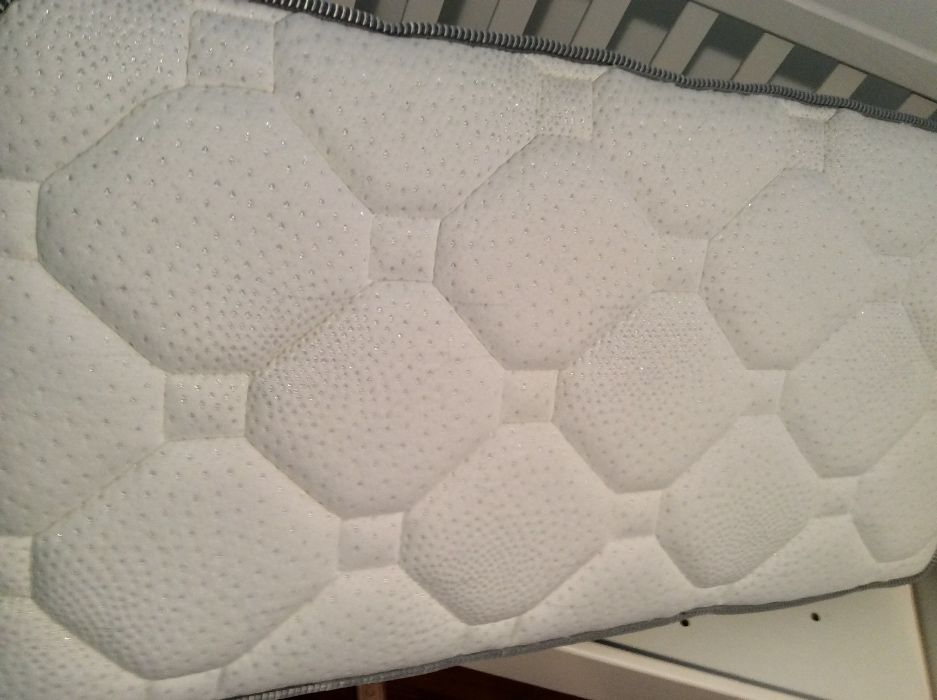 vendo cama de criança com grades sem colchao