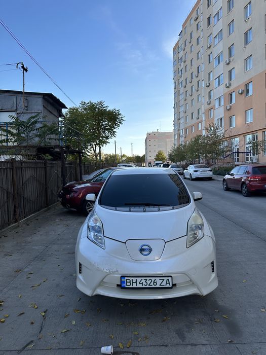 В продаже Nissan Leaf 24kwh 8/12