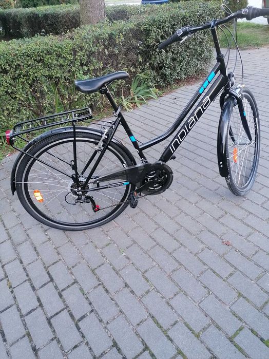 Rower trekkingowy INDIANA Trekker D19 28 cali damski Czarno-niebieski