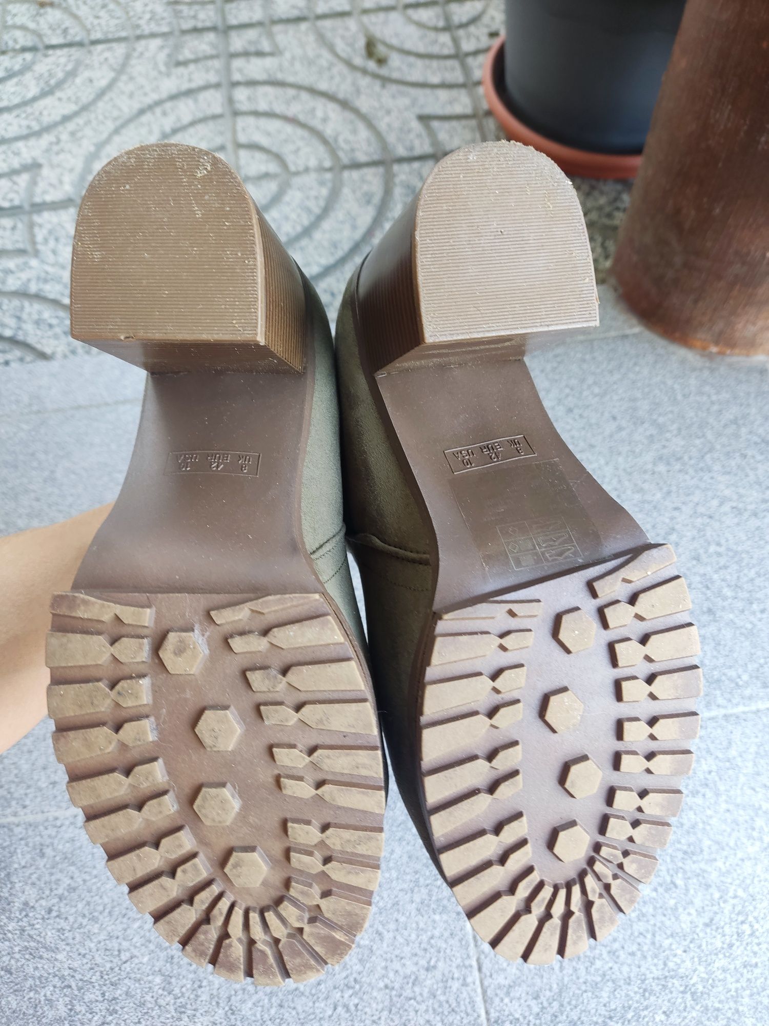 Botas verde com salto