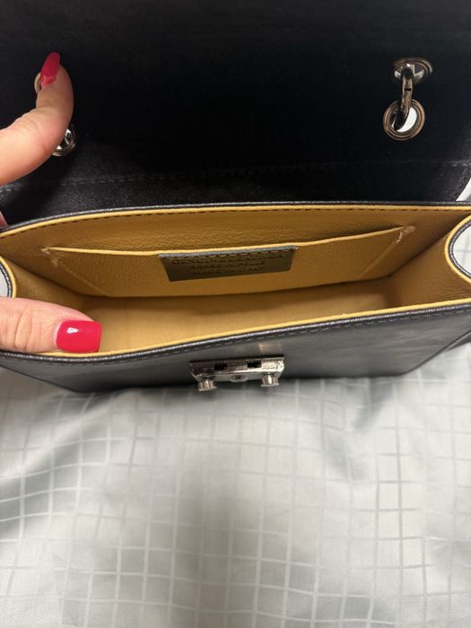 Чорна жіноча шкіряна сумка