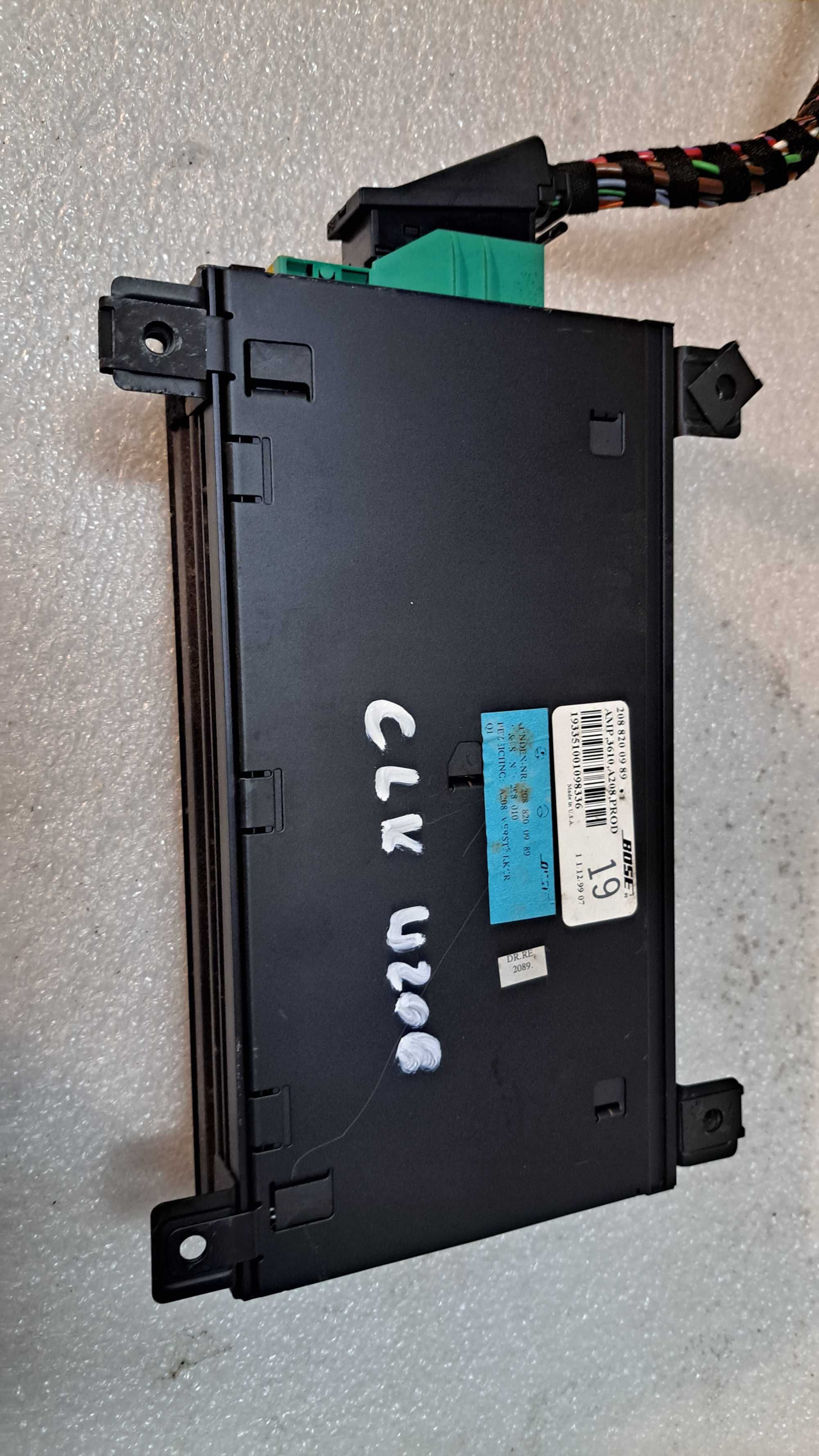 Wzmacniacz BOSE Mercedes CLK W208 -0989
