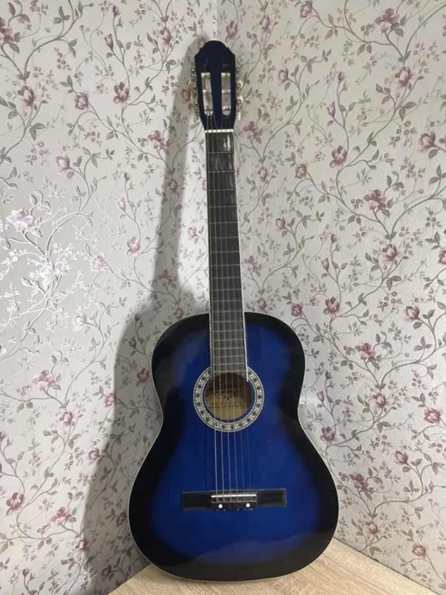 синя класична  гітара з чохлом вологозахисним нейлон 4/4 повнорозмірна