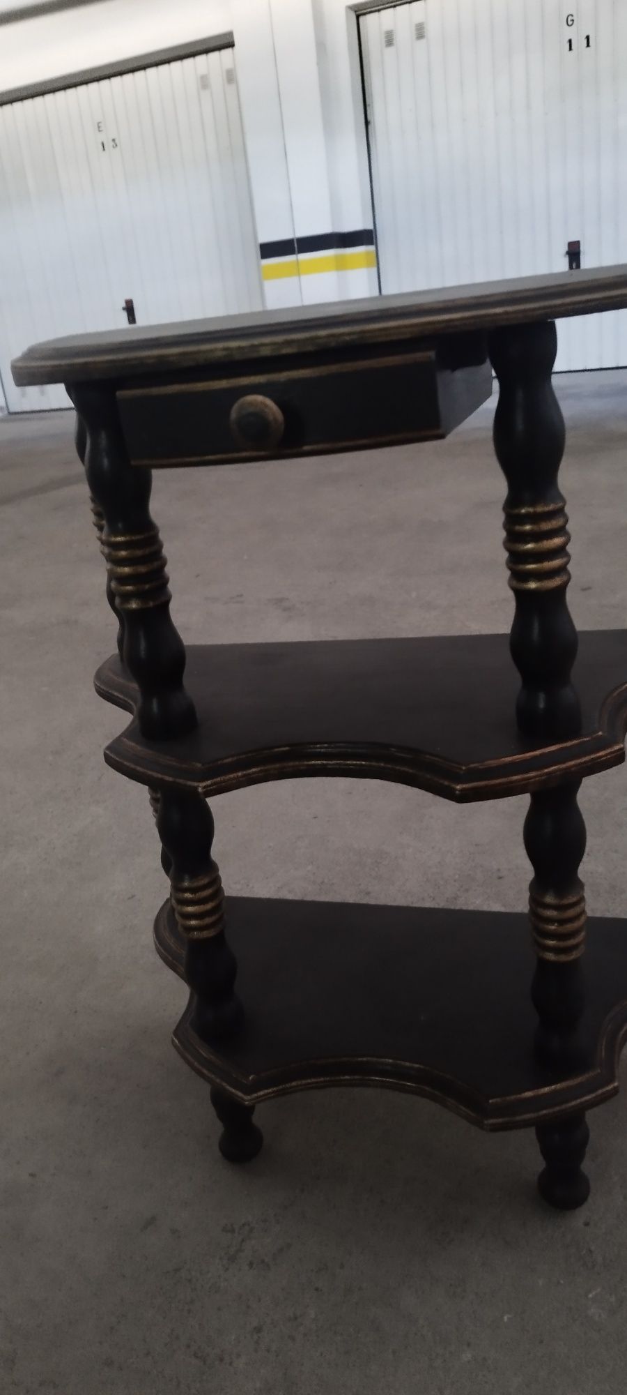 Mesa restaurada .