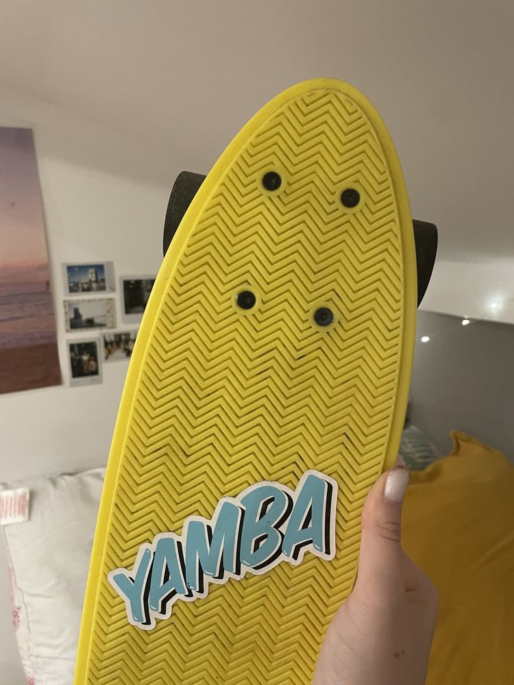 Penny board amarelo