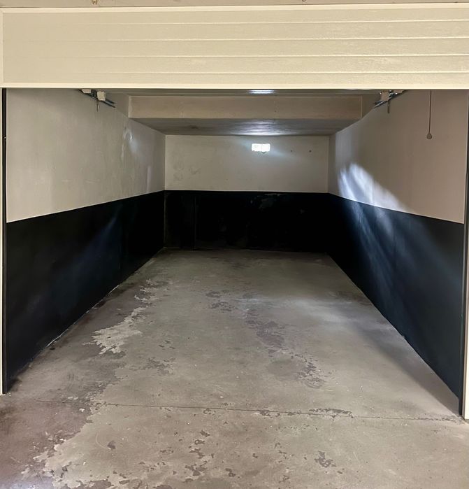 Garagem fechada para arrendar