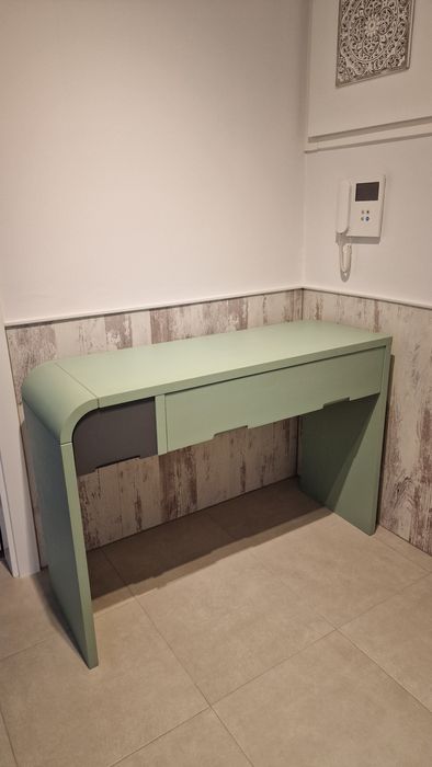 Consola móvel secretária